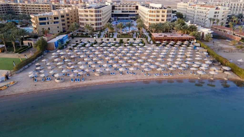 الفندق إيه أم سى رويال - الغردقة